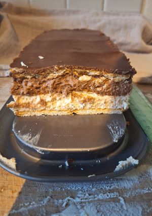 Une photo de Entremet crème de noisette (kinder bueno)
