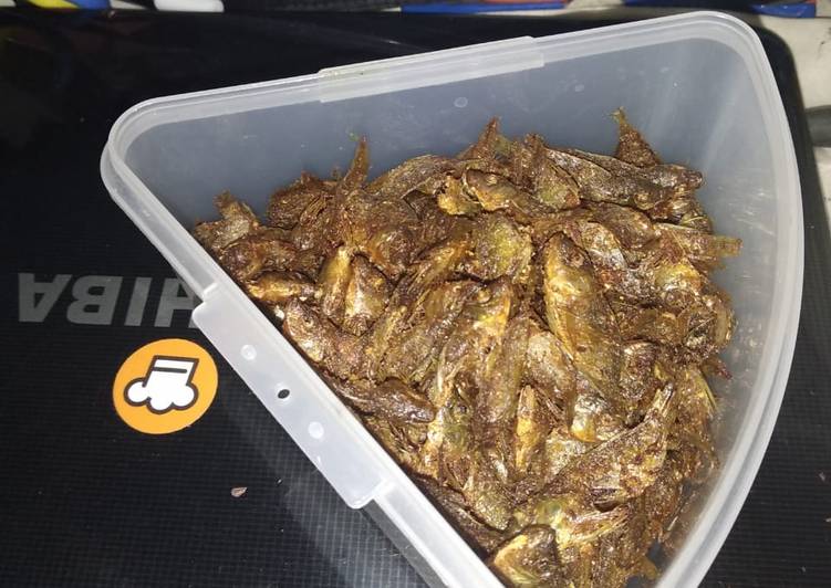 Resep Ikan nila(baby fish)goreng kering yang Lezat