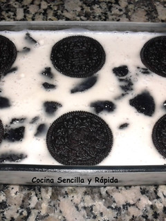 Una foto de Tarta de galletas oreo