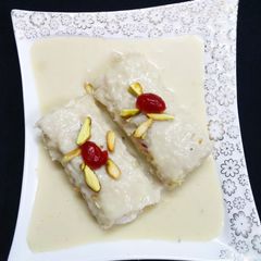 A picture of Cream Roll.