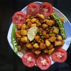 Crispy roasted mutter aloo A picture of Crispy roasted mutter aloo.