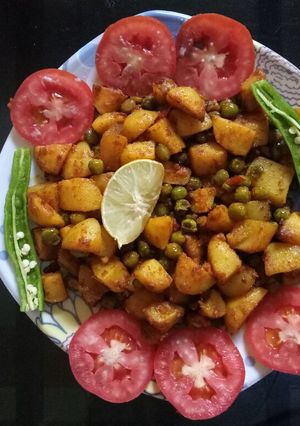 A picture of Crispy roasted mutter aloo.