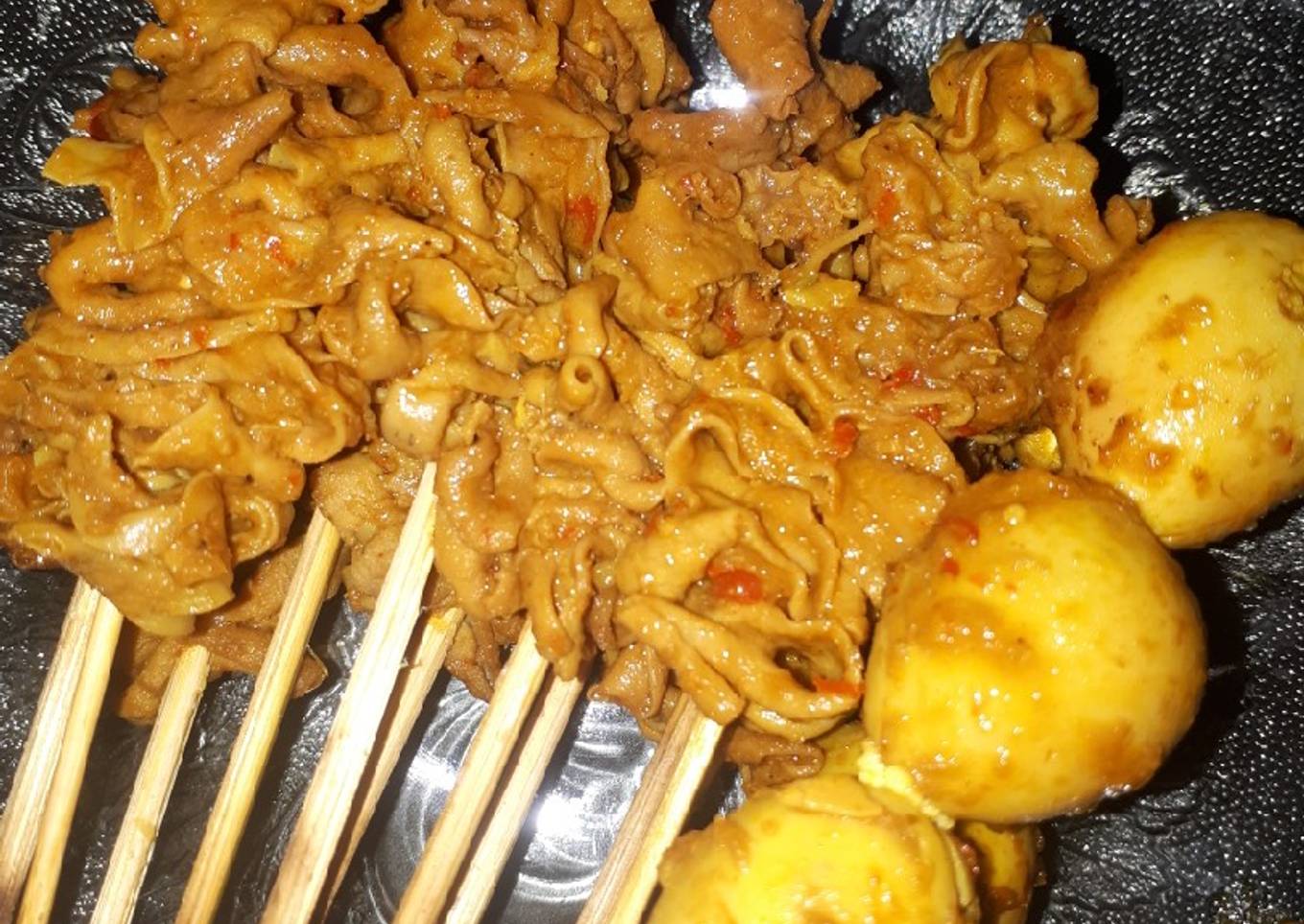Sate telur puyuh dan usus