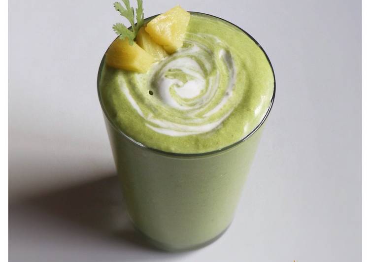 Recipe of Perfect Baby Spinach and Pineapple And Coconut Milk Smoothie