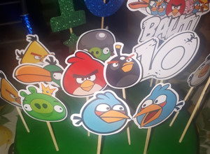 Una foto de Torta con pasta ballina de angry birds