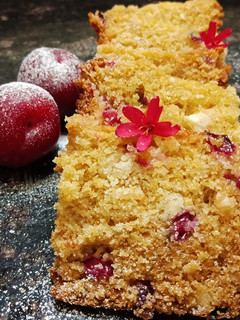A picture of Plum cake.