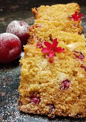 A picture of Plum cake.