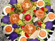 Una foto de ensalada de rabanitos papa