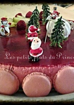 Une photo de Bavarois de Noël aux fruits rouges