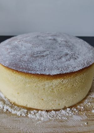 A picture of Japanese cheese cake.