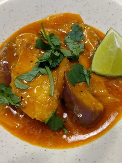 A picture of Red curry fish.