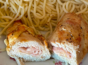 Foto de Peito de frango recheado na air fryer
