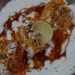 A picture of Dahi vada.