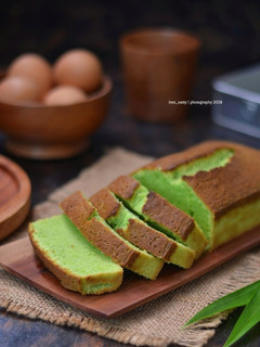 Foto resep Condensed milk pound cake pandan