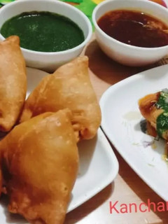 आलू समोसा(Aalu Samosa recipe in hindi) रेसिपी मुख्य फोटो