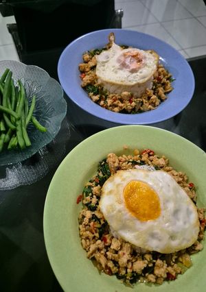 Foto resep Thai Chicken Basil (Pad Kra Pao)