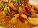 Stir-fry King prawns in curry powder & egg