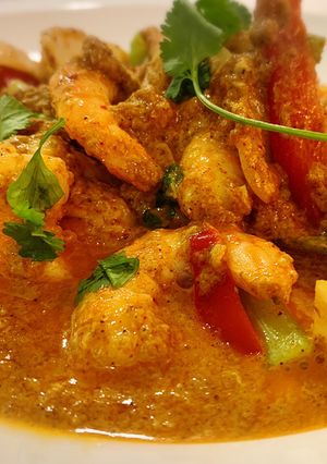A picture of Stir-fry King prawns in curry powder & egg.