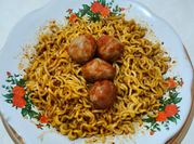 Gambar mie indomie rendang pedas
