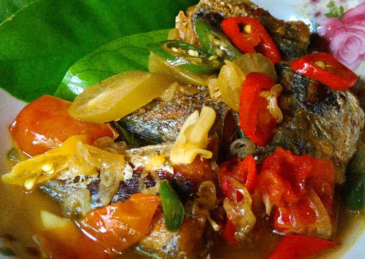 Proses memasak Pindang Ikan Pedas yang simpel