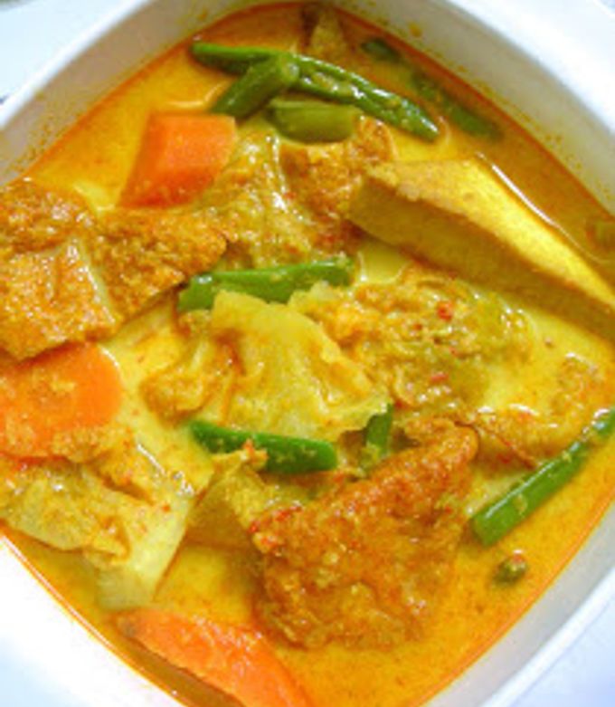 A picture of Sayur Lodeh w/ Choyote in Coconut Cream milk 🇮🇩 🍹😋😊🌶🥕🍅🍜.