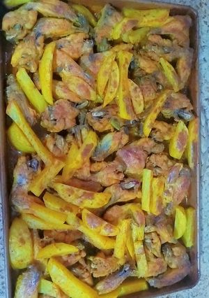صورة لوصفة جنحان دجاج مع بطاطا