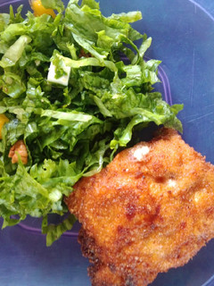 Una foto de Pechugas rellenas con ensalada