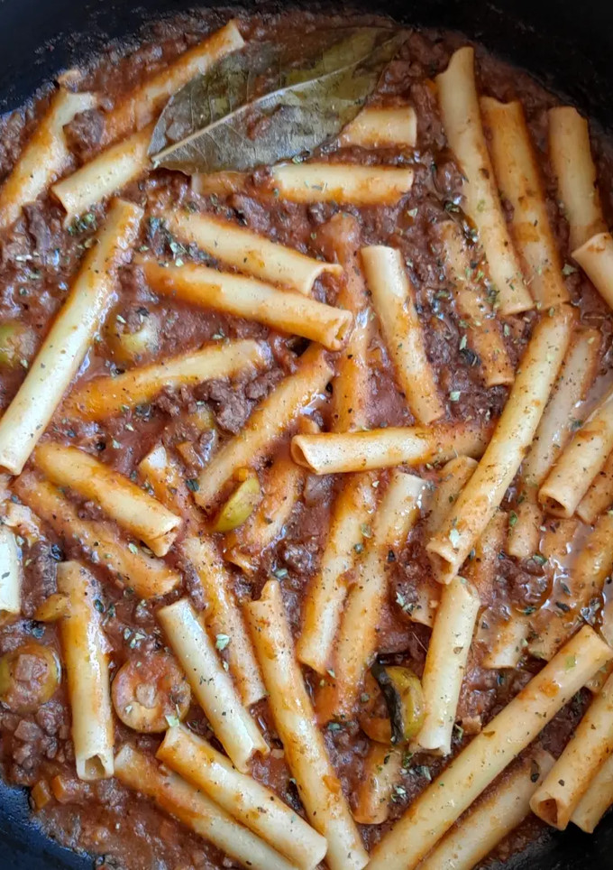 Una foto de Zita con picadillo cubano