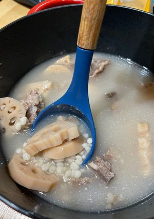 蓮藕排骨薏仁湯 的食譜成品照片