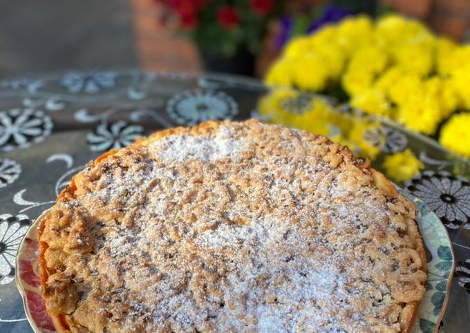 Найніжніший пиріг із пісочного тіста з ароматною начинкою: цей рецепт вам точно сподобається