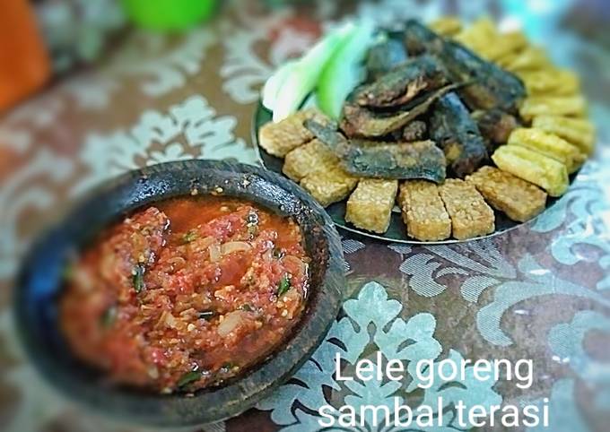 Lele goreng sambal terasi