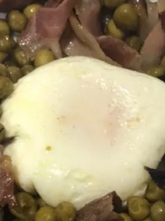 Una foto de Huevo poché