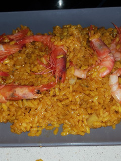 Una foto de Arroz a parte con caldero de pescado