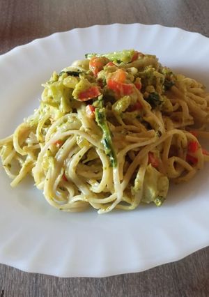 Una foto de Espagueti con brócoli a la crema