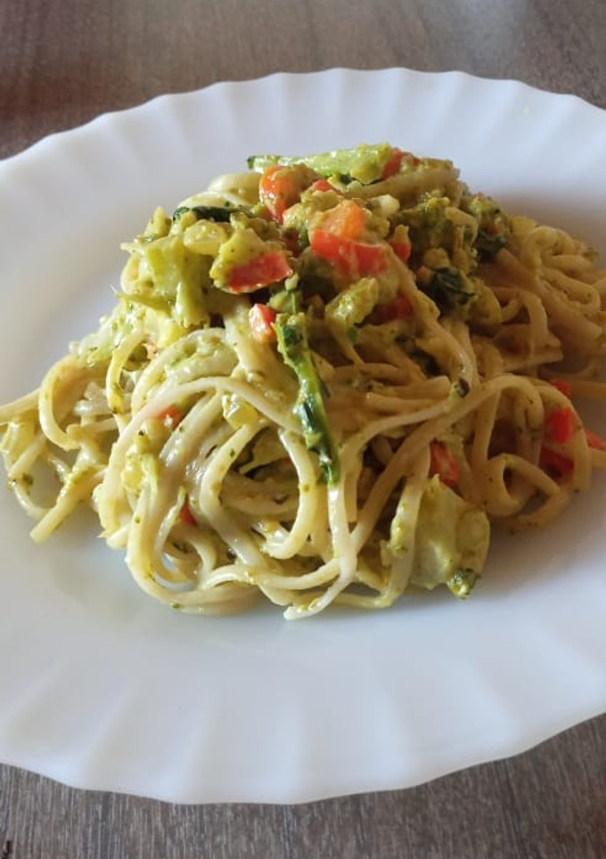 Una foto de Espagueti con brócoli a la crema