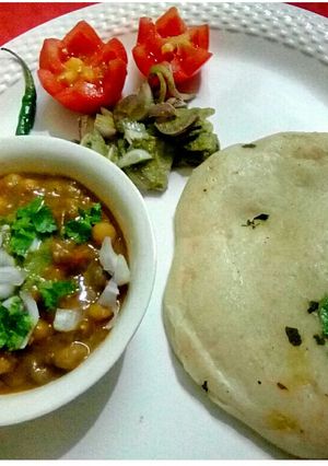 A picture of Matar kulcha.