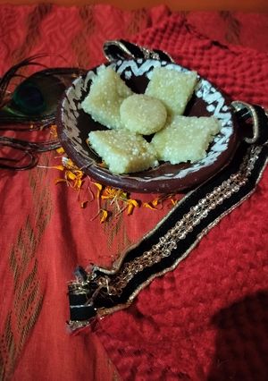 A picture of Sabudana burfi(vrat).