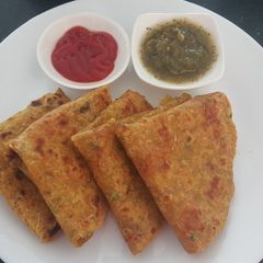 A picture of Mooli ke Parathe.