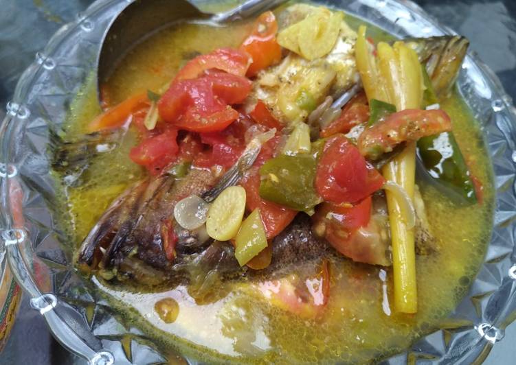 Ikan kakap kuah kuning