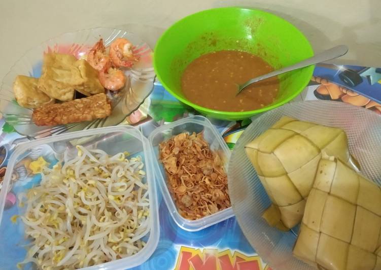 Tahu lontong tanpa petis