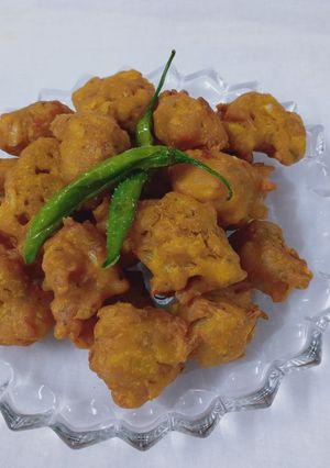 भजी / पकोडे (Pakoda recipe in marathi) रेसिपी चे मुख्य फोटो 