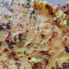 Onion spring rava uttapam A picture of Onion spring rava uttapam.