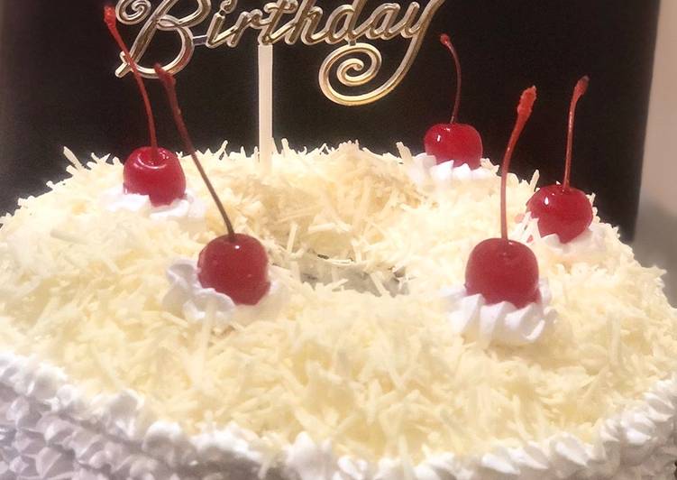 Resep Vanilla Cassava Birthday Cake 🎂 🍒, Lezat Sekali