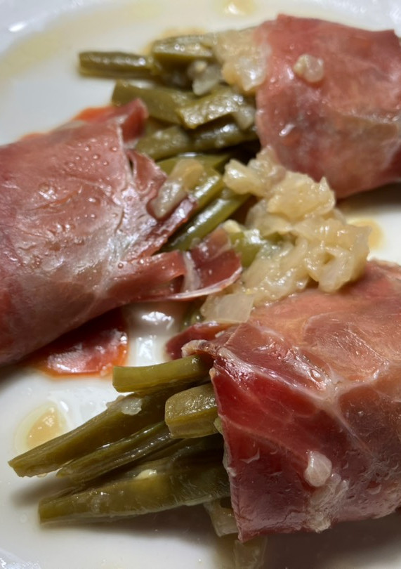 Una foto de Paquetitos de judías verdes con jamón. 20’ de olla exprés