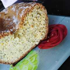 Una foto de Budín de mandarina con semillas de amapola