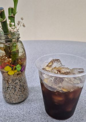 Foto resep Iced Americano Butterscotch dari Biji Flores Badjawa