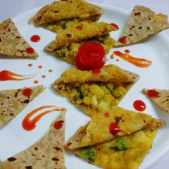 A picture of Potato And Peas Paratha.