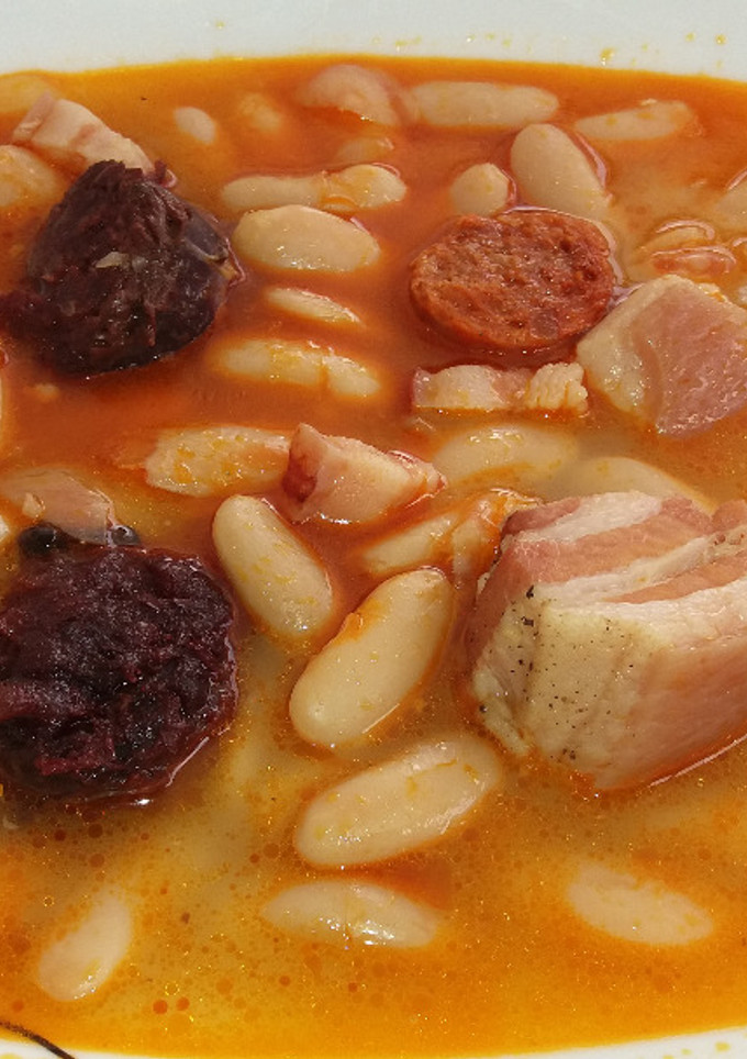 Una foto de Fabada Asturiana casera