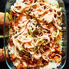 A picture of Mayo chicken rice.