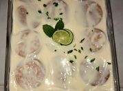 Una foto de postres carlota